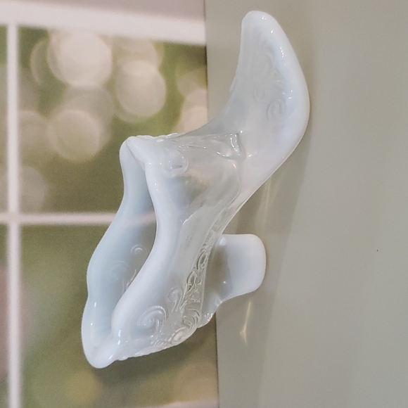 FENTON maybe milky slightly opal glass shoe Depression Vintage décor collectible - Picture 3 of 5